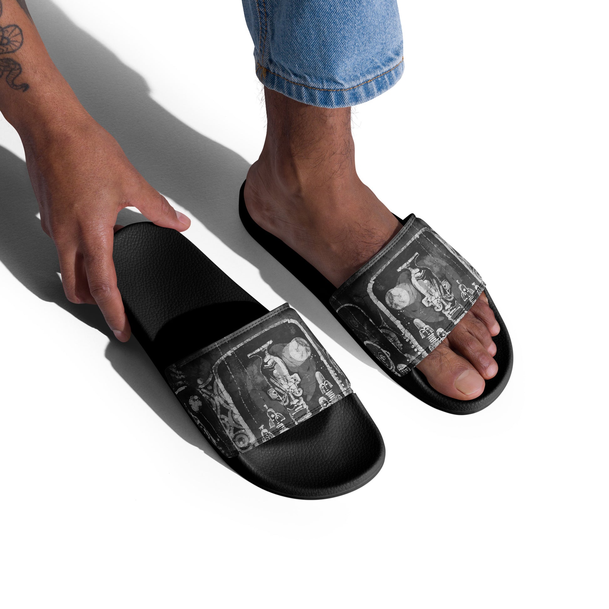 Neigbours Monochrome Men’s slides - Nutala Gallery
